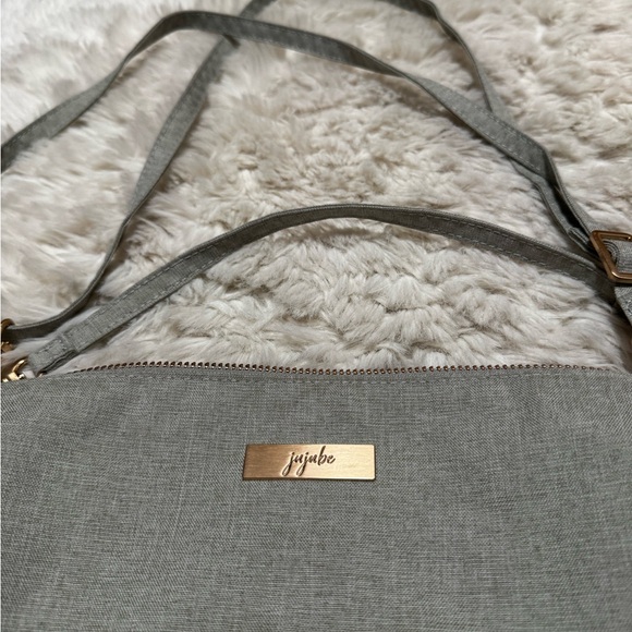 Ju-Ju-Be Light Gray Crossbody Bag - Picture 4 of 10